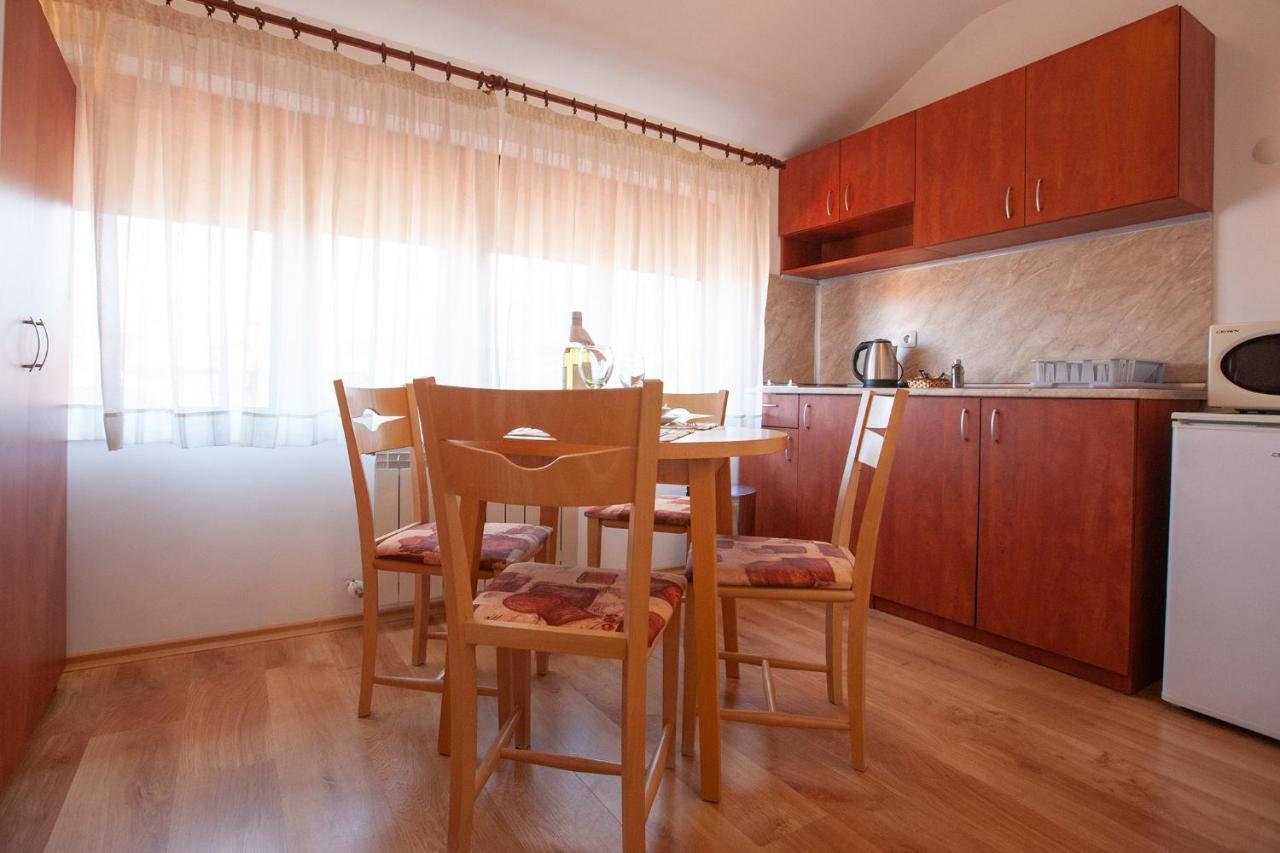 בנסקו Guest House Ela מראה חיצוני תמונה