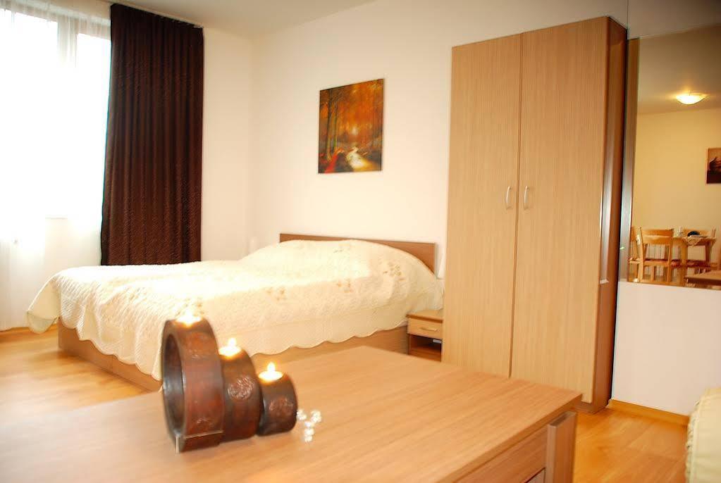 בנסקו Guest House Ela מראה חיצוני תמונה